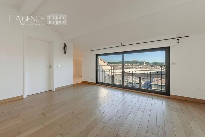 Appartement - 250 m² - 5 pièces