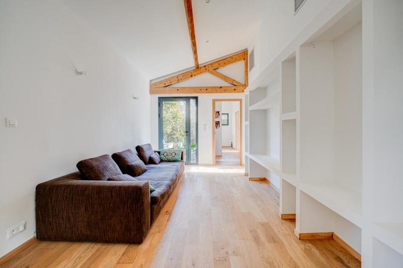 Maison - 212 m² - 7 pièces