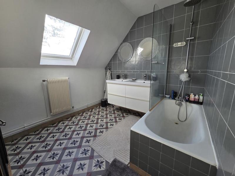 Pavillon - 194 m² - 7 pièces