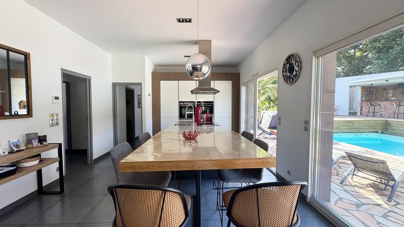 Maison d'architecte - 247 m² - 9 pièces