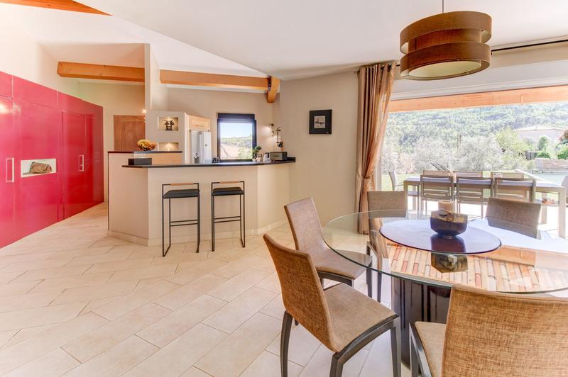 Maison - 175 m² - 6 pièces