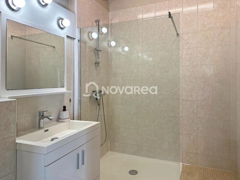 Maison - 312 m² - 9 pièces