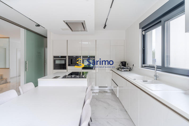 Maison contemporaine - 250 m² - 7 pièces