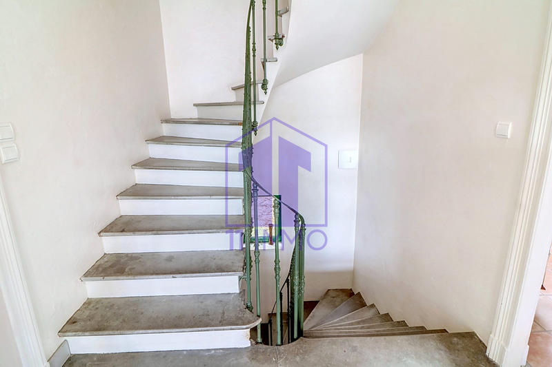 Maison - 230 m² - 10 pièces