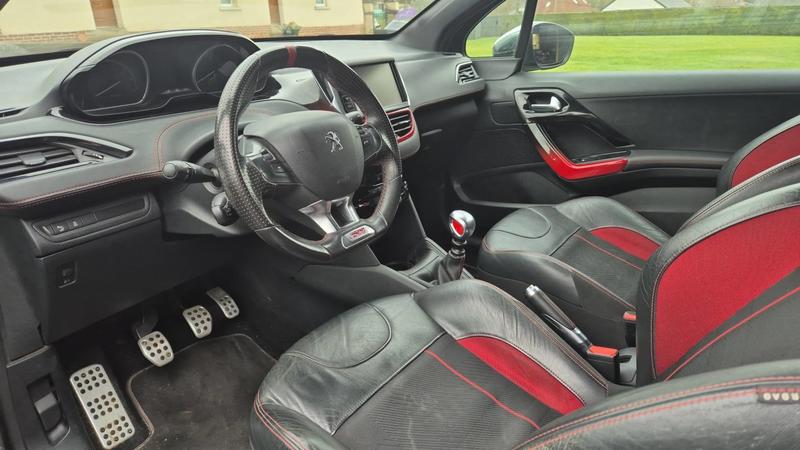 Peugeot 208 1.6 Thp 200 Gti