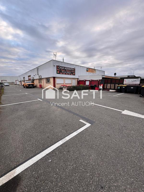 Local commercial - 908 m² - 5 pièces