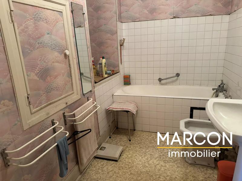 Maison - 302 m² - 15 pièces