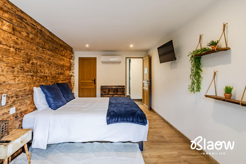 Maison contemporaine - 215 m² - 11 pièces