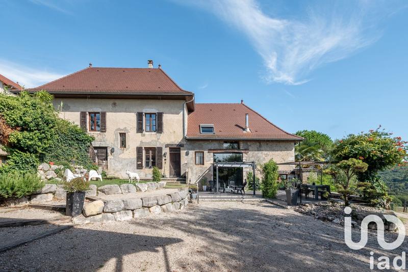 Maison - 230 m² - 10 pièces