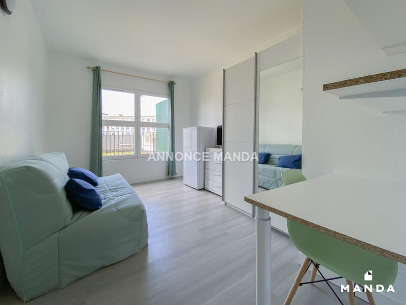 Chambre - 10 m² - 7 pièces