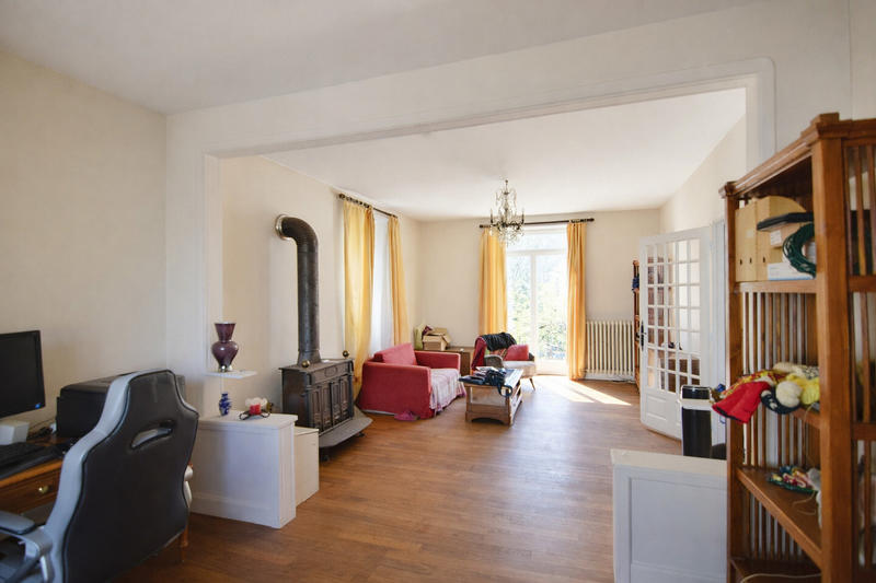 Maison - 218 m² - 8 pièces