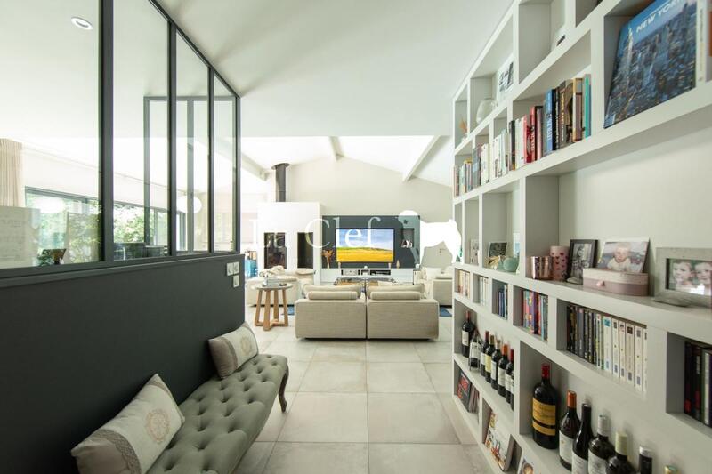 Villa - 225 m² - 8 pièces