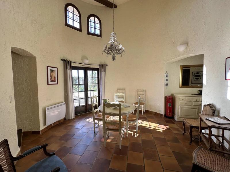 Maison - 221 m² - 6 pièces