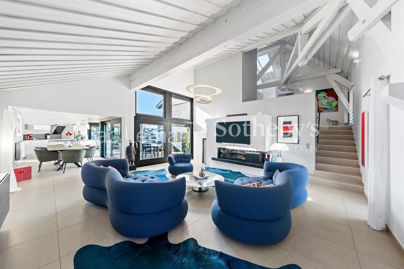 Maison - 200 m² - 6 pièces