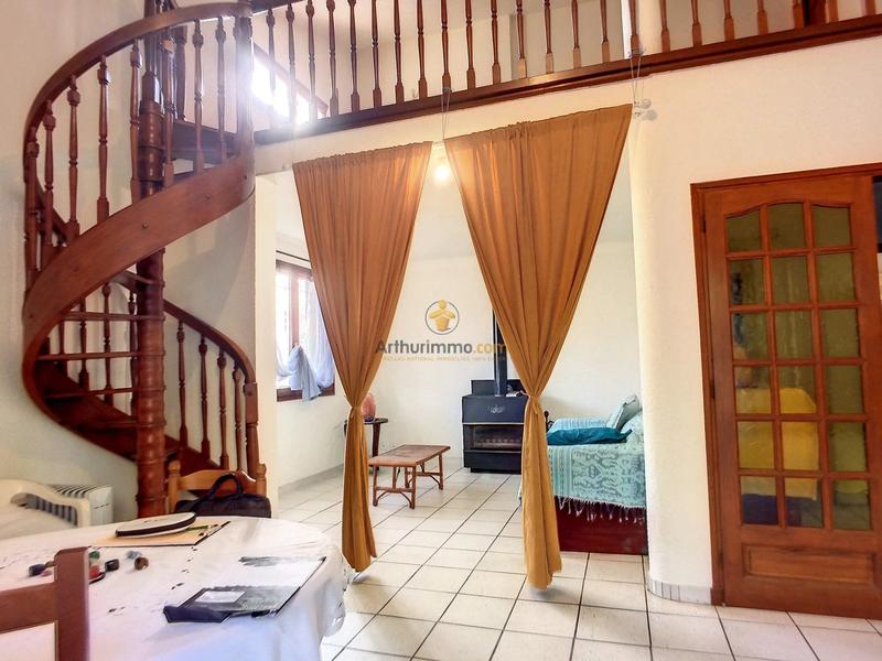 Maison - 151 m² - 7 pièces