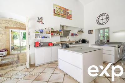 Maison - 282 m² - 10 pièces