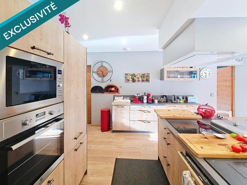 Maison - 350 m² - 8 pièces