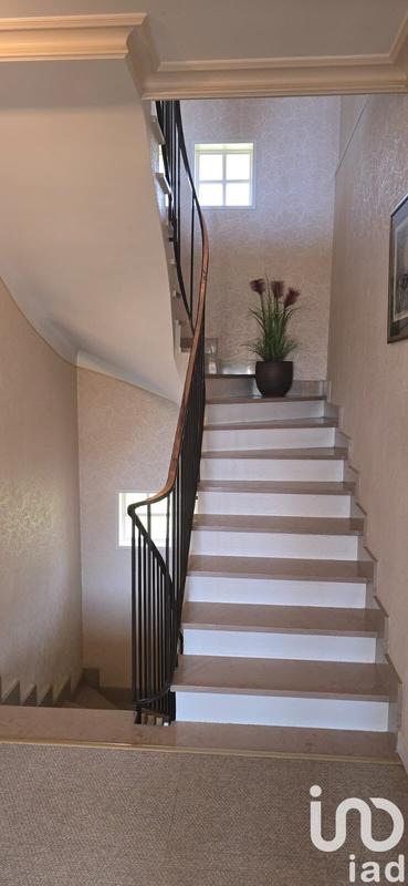 Maison - 205 m² - 8 pièces