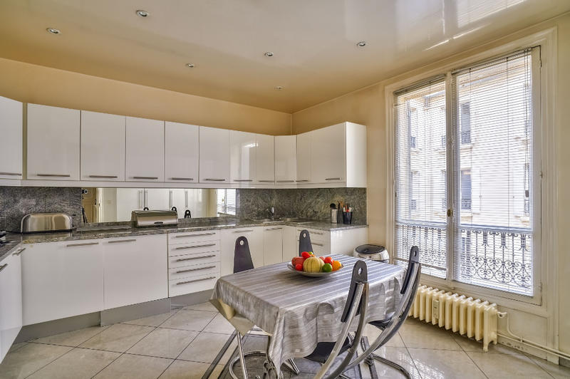 Appartement - 226 m² - 8 pièces