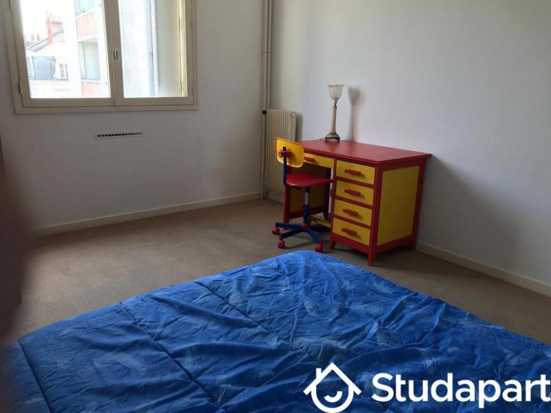 Chambre - 13 m² - 1 pièce