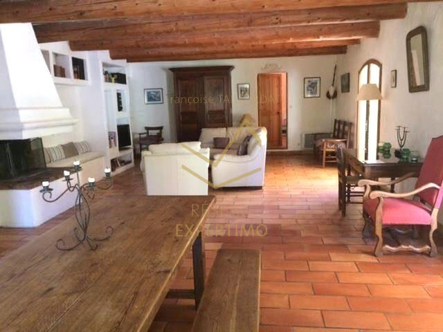 Propriété - 265 m² - 10 pièces