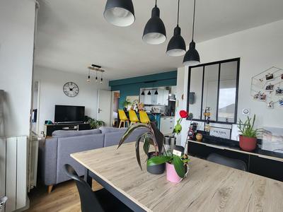 Appartement - 60 m² - 4 pièces