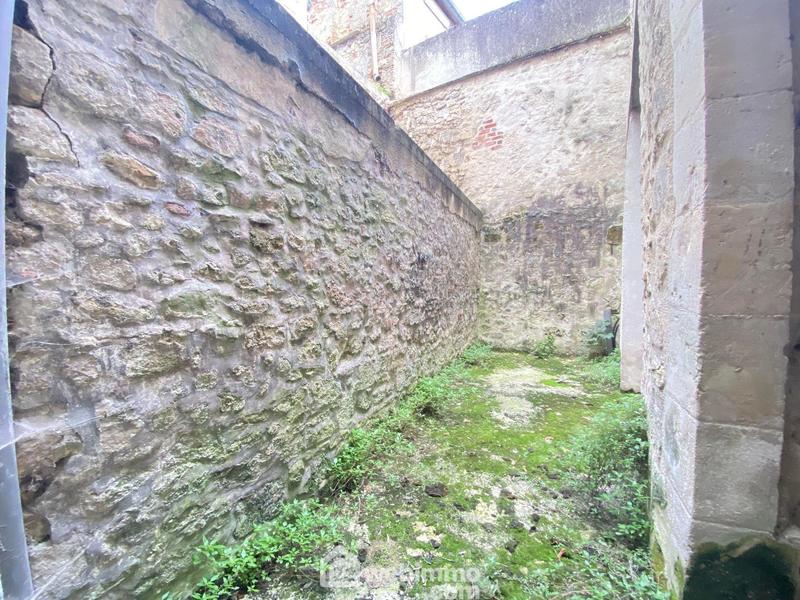 Maison de ville - 273 m² - 1 pièce