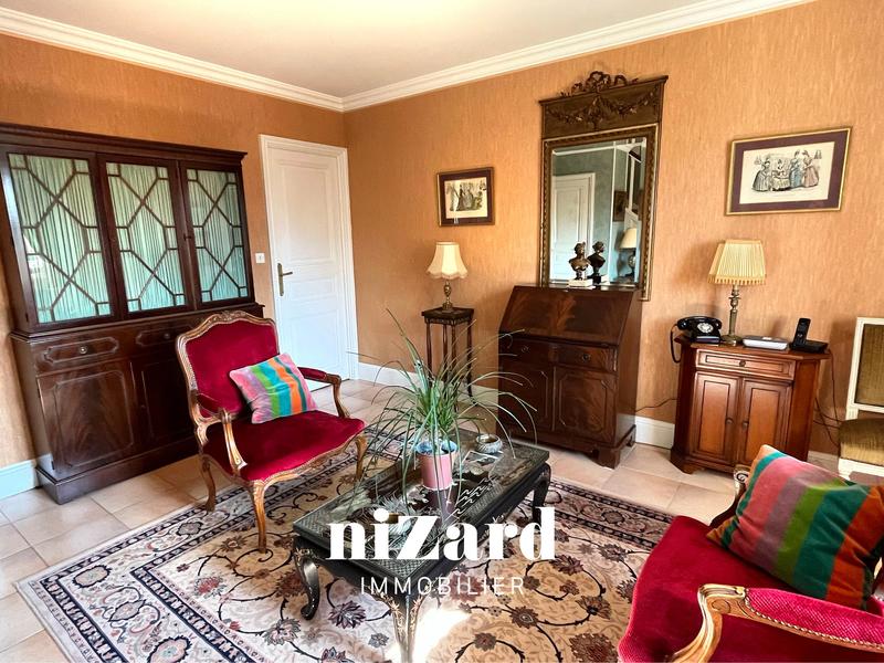 Maison traditionnelle - 171 m² - 7 pièces