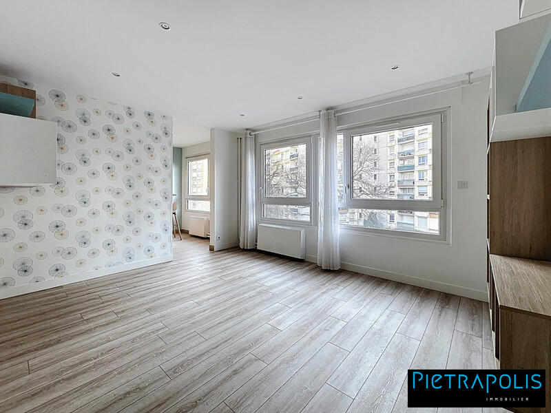 Appartement - 88 m² - 5 pièces