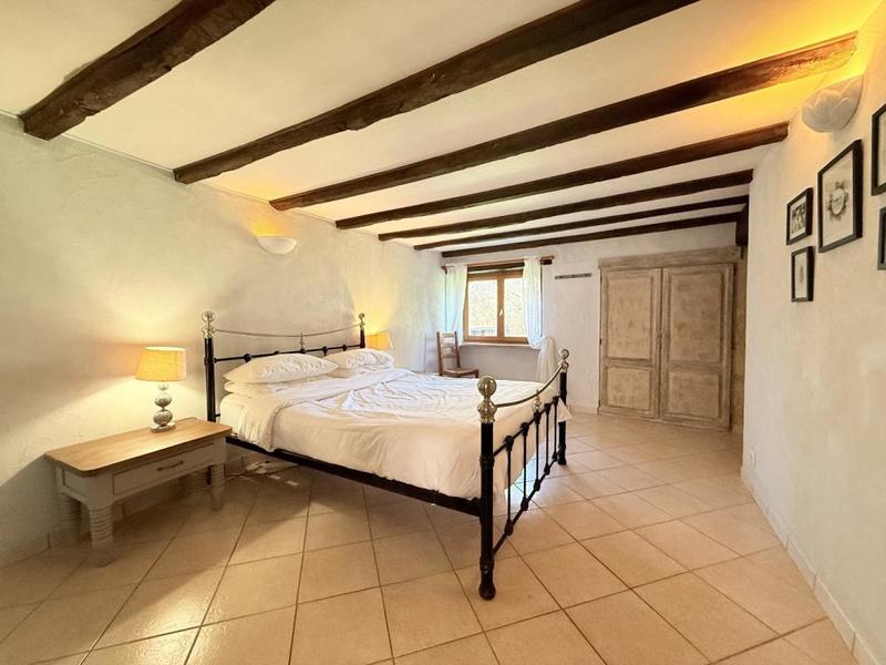 Maison - 205 m² - 7 pièces