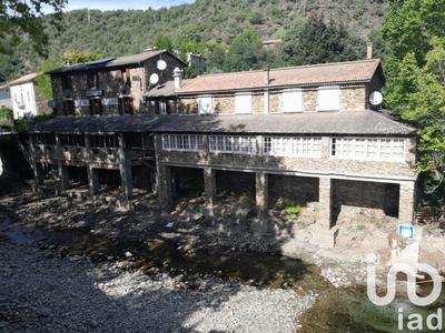 Maison - 208 m² - 7 pièces