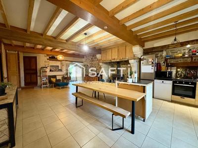 Maison - 225 m² - 4 pièces