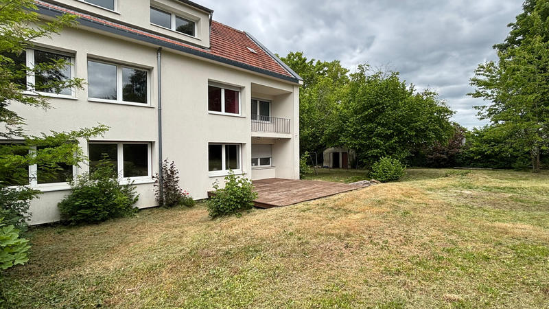 Maison - 233 m² - 9 pièces