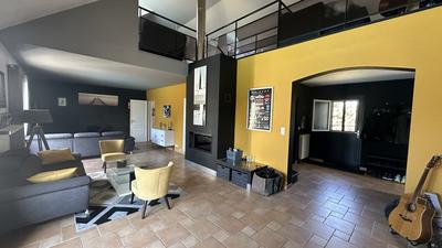 Maison - 157 m² - 4 pièces