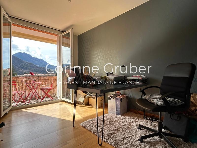 Appartement - 93 m² - 4 pièces