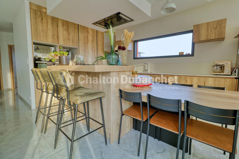 Maison - 180 m² - 6 pièces