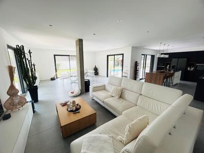 Maison contemporaine - 175 m² - 6 pièces