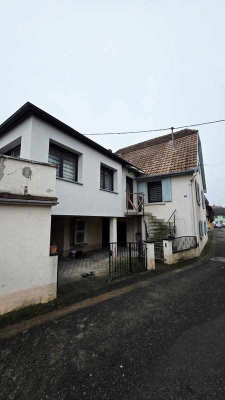 Maison traditionnelle - 144 m² - 8 pièces