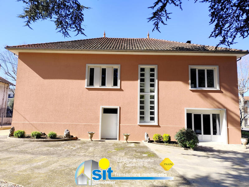 Maison - 201 m² - 6 pièces