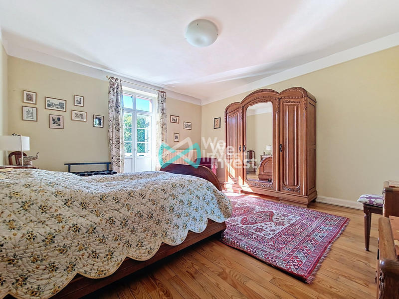 Maison - 445 m² - 7 pièces