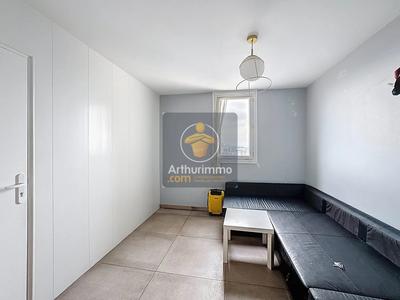 Appartement - 90 m² - 4 pièces