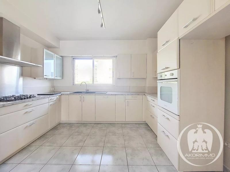 Appartement - 144 m² - 4 pièces