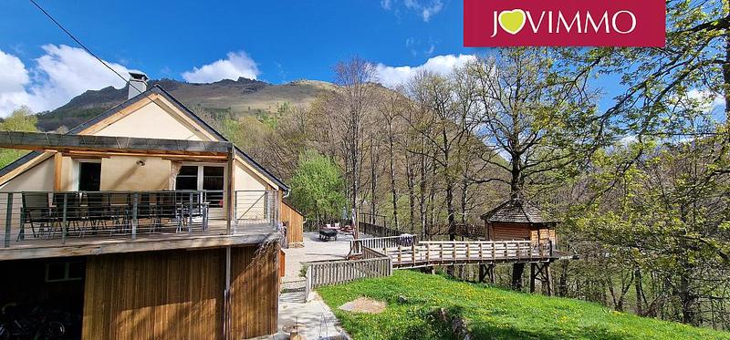 Maison - 362 m² - 15 pièces