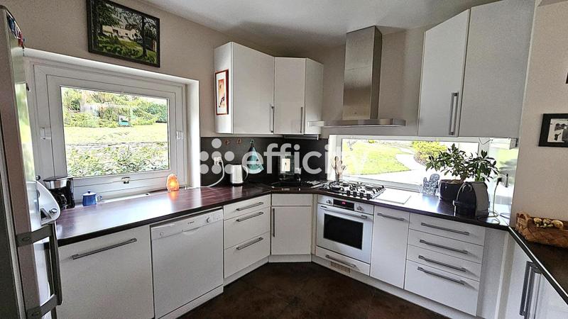 Maison - 280 m² - 11 pièces