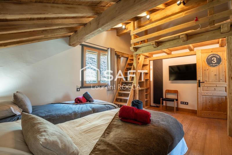 Châlet - 300 m² - 8 pièces