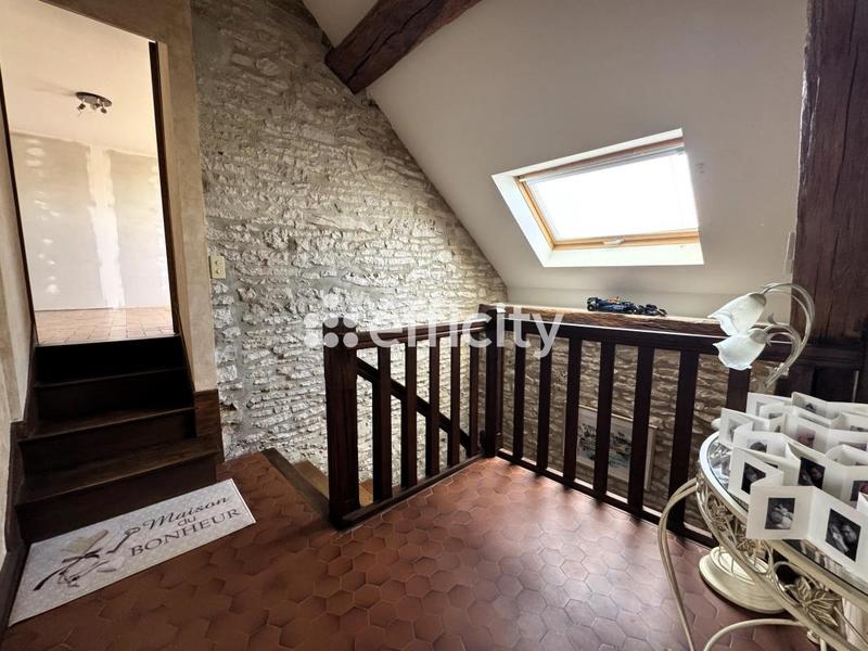 Maison - 215 m² - 8 pièces