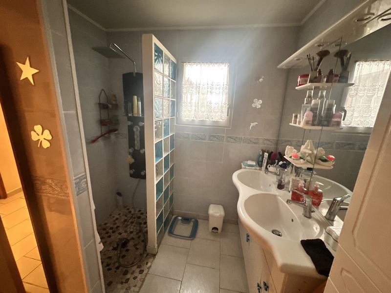 Maison - 272 m² - 10 pièces