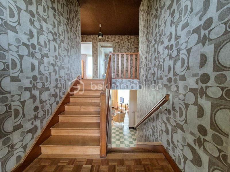 Maison - 205 m² - 8 pièces