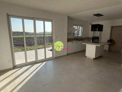 Maison - 96 m² - 5 pièces