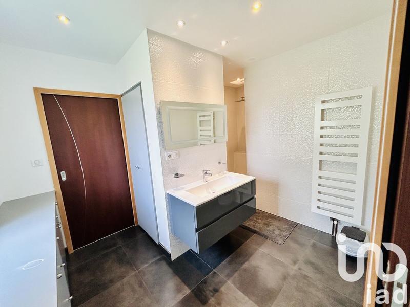 Maison de village - 360 m² - 10 pièces